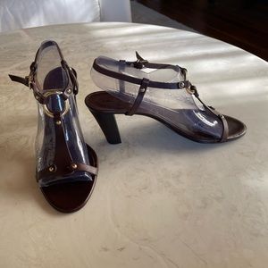 Beautiful J.Crew 8.5 sandals, made in Italy. Heel - 3”. Very rare find❤️